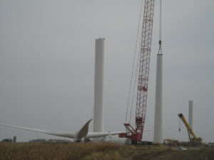 Herberger Cranes construct a windmill in Waterloo, Iowa.